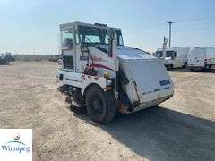 2002  Elgin  Pelican Series P  Elgin Sweeper CO.     Pelican Series P  Street Sweeper