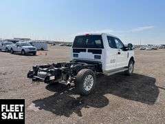 2017  Ford  F-350 Super Duty 4X4  Single Rear Wheel  Cab & Chassis