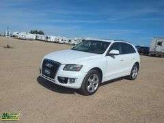 2010  Audi  Q5  3.2 Quattro Premium AWD V6 SUV