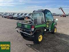 John Deere  825E