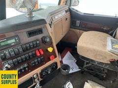2015  Western Star  4900 SF  T/A  Day Cab Tractor