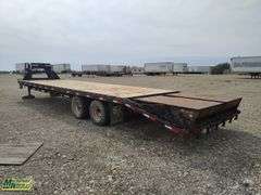 2015  PJ Trailers  T/A  26 ft. 8 in.  Gooseneck Equipment Trailer