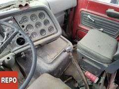 Non-Operable  .  Ford   9000  S/A  Cab & Chassis