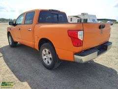 2017  Nissan  Titan  4x4 Crew Cab SB