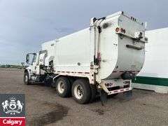 2018  International  WorkStar 7400  T/A  Refuse Truck