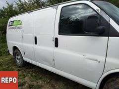 Non-Operable  2003  GMC  Savana  Cargo Van