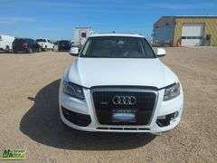 2010  Audi  Q5  3.2 Quattro Premium AWD V6 SUV