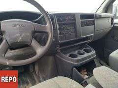 Non-Operable  2003  GMC  Savana  Cargo Van