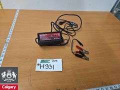 Motomaster Battery Charger