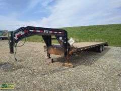 2015  PJ Trailers  T/A  26 ft. 8 in.  Gooseneck Equipment Trailer