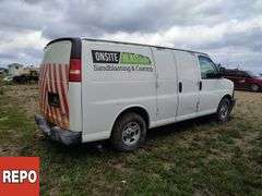 Non-Operable  2003  GMC  Savana  Cargo Van