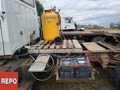 Non-Operable  .  Ford   9000  S/A  Cab & Chassis