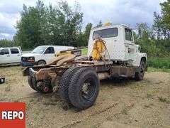 Non-Operable  .  Ford   9000  S/A  Cab & Chassis