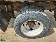 2002  Ford  F-650 Super Duty  S/A  Deck Truck