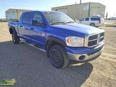 2008  Dodge  Ram 2500  4x4 SXT 4dr Mega Cab 6.3 ft. SB Hemi