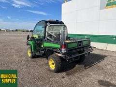 John Deere  825E
