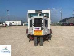 2002  Elgin  Pelican Series P  Elgin Sweeper CO.     Pelican Series P  Street Sweeper