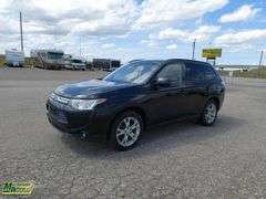 2014  Mitsubishi  Outlander  4WD 4dr SUV