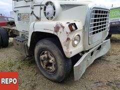 Non-Operable  .  Ford   9000  S/A  Cab & Chassis