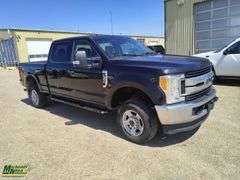2017  Ford  F-350 Super Duty  4x4 XLT Crew Cab 6.8 ft. SB SRW