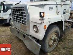 Non-Operable  .  Ford   9000  S/A  Cab & Chassis