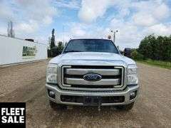 2015  Ford  F-350 Super Duty 4x4  S/A  Deck Truck