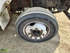 2002  Ford  F-650 Super Duty  S/A  Deck Truck