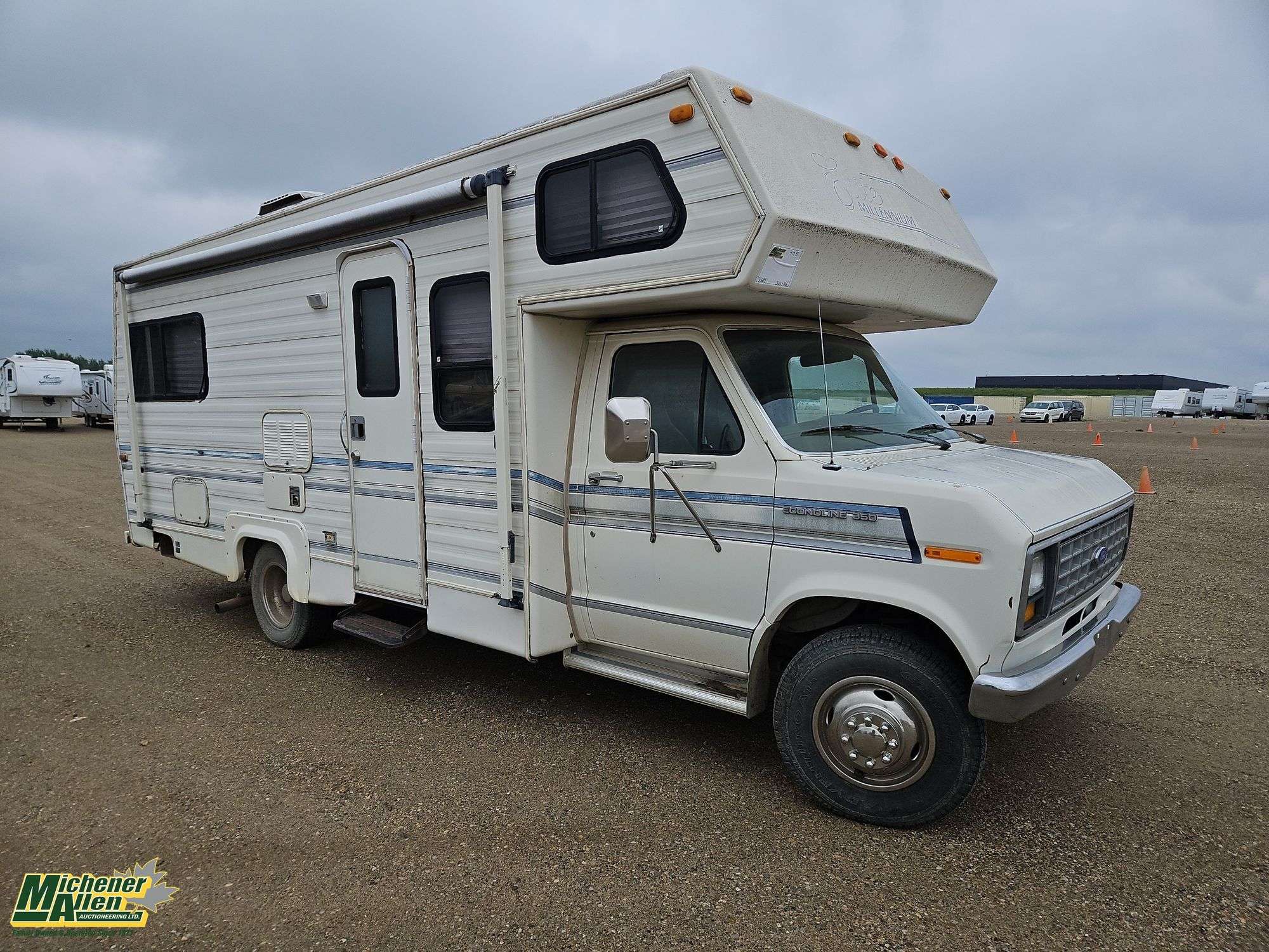 1990 Ford E-Series E-350 Elite Millennium Class C 153318 KM