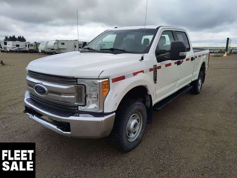 2019  Ford  F-350 Super Duty  4x4 XLT 4dr Crew Cab 8 ft. LB SRW