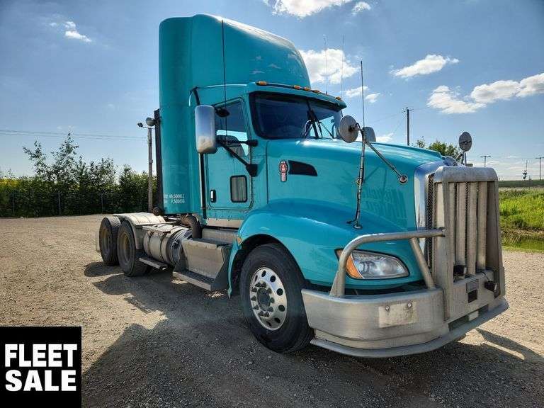 2014  Kenworth  T660  T/A  Day Cab Tractor