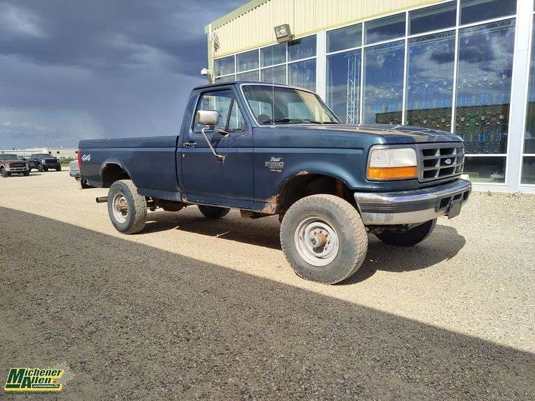 1995  Ford  F-250  2dr XL 4WD 7.3L DSL Standard Cab LB HD