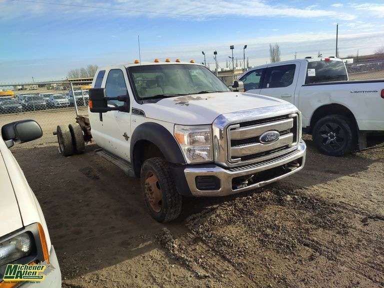 Non-Operable  2013  Ford  F-550 Super Duty 4x4  S/A  Cab & Chassis