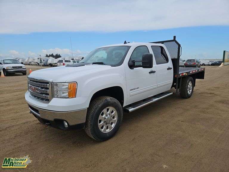 2014  GMC  Sierra 3500HD 4X4  S/A  Deck Truck