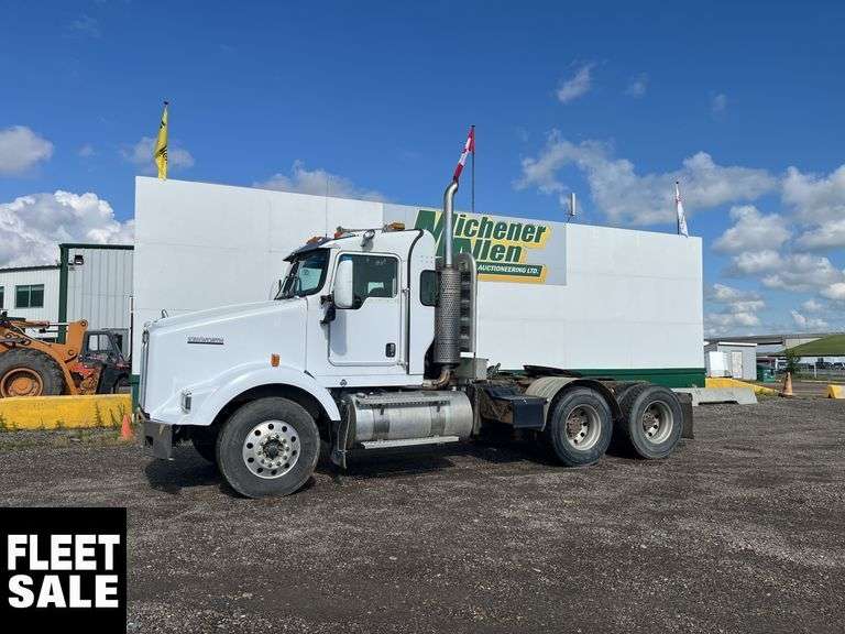 2006  Kenworth  T800  T/A  Wet Kit Day Cab Tractor