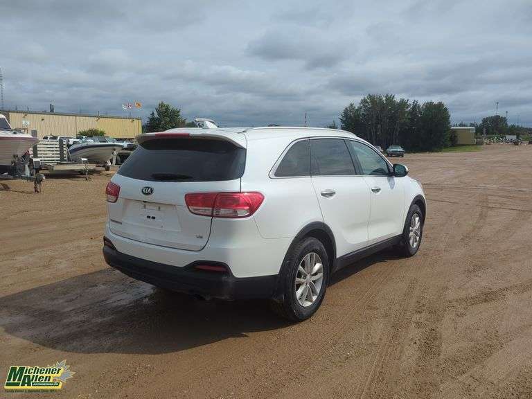 2018  Kia  Sorento  AWD LX V6 4dr SUV