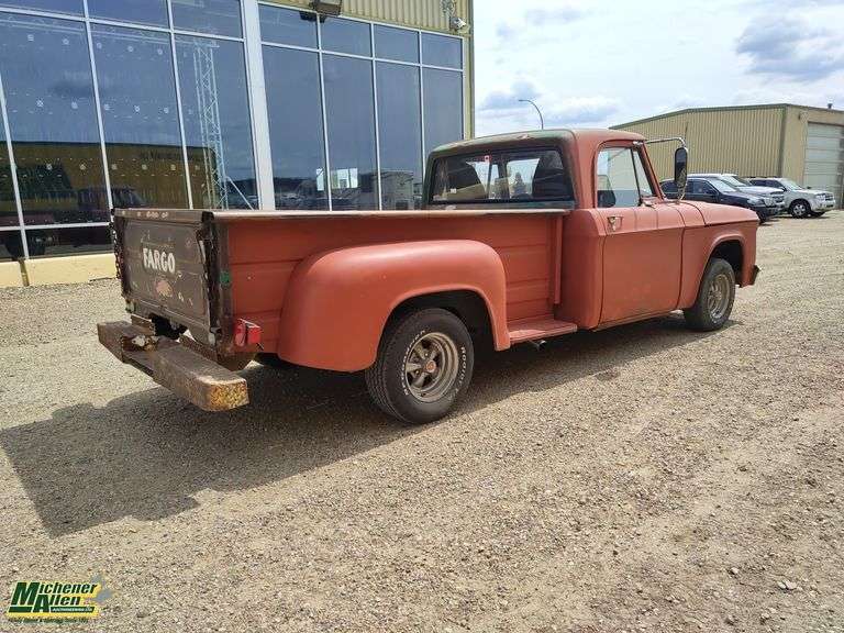 1970  Dodge   D100  2 Door Stepside Pickup