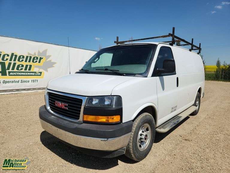 2018  GMC  Savana  Cargo Van