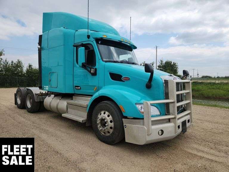 Non-Operable  2019  Peterbilt  579  T/A  Sleeper Tractor