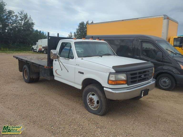Non-Operable  1996  Ford  F-Super Duty  S/A  Deck Truck