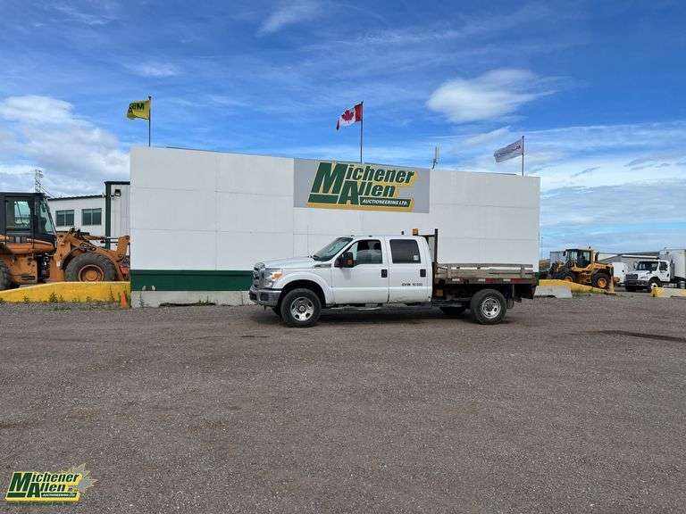 2012  Ford  F-350 Super Duty 4X4  S/A  Deck Truck