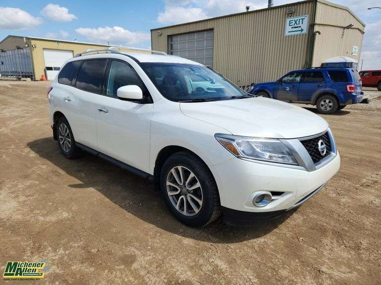 2016  Nissan  Pathfinder
