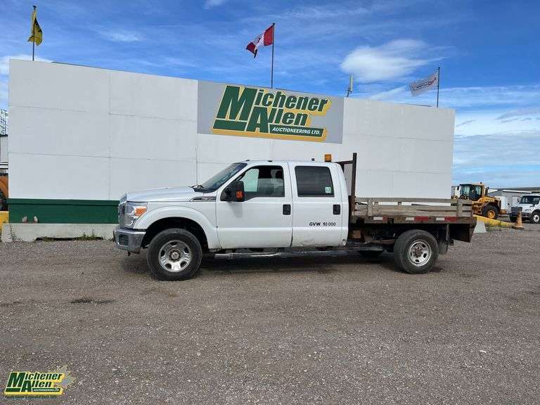 2012  Ford  F-350 Super Duty 4X4  S/A  Deck Truck