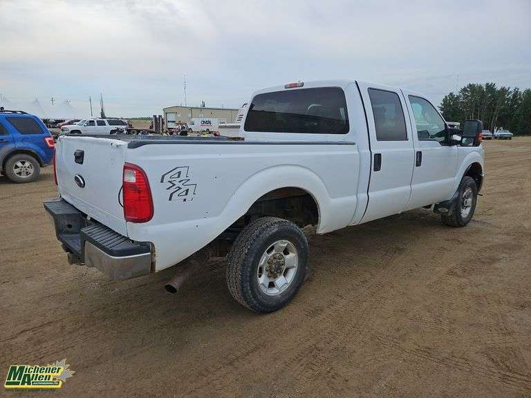 2012  Ford  F-350 Super Duty  4x4 XLT 4dr Crew Cab 6.8 ft. SB SRW Pickup