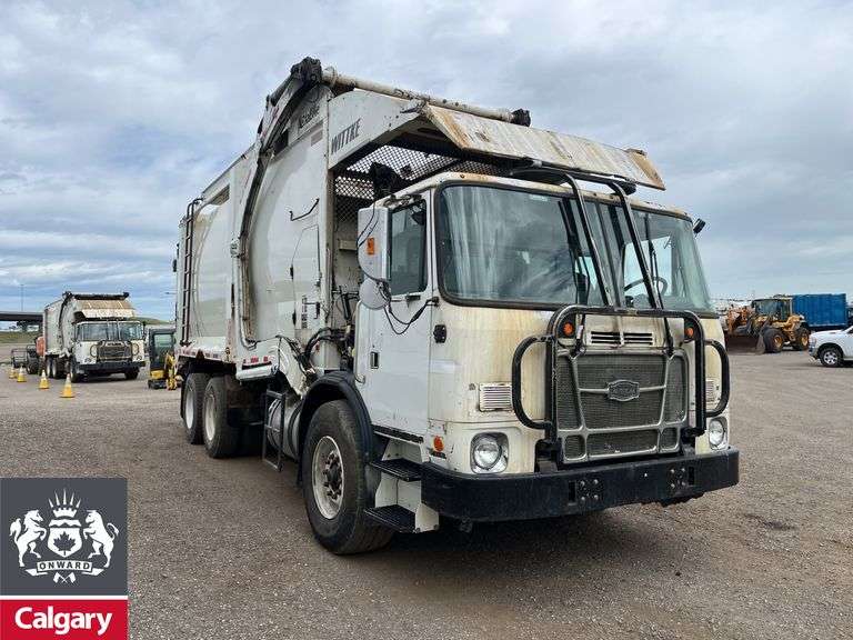 2015  Autocar  Xpeditor  T/A  Refuse Truck