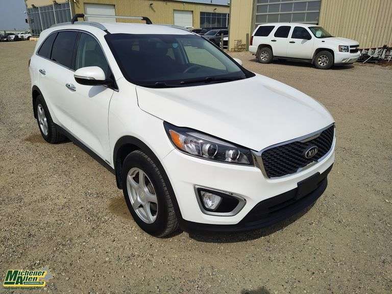 2016  Kia  Sorento AWD  GDI