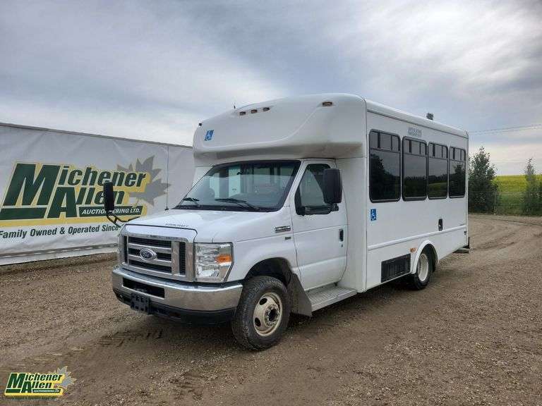 2016  Ford  E-Series  S/A  7  Passenger  Bus