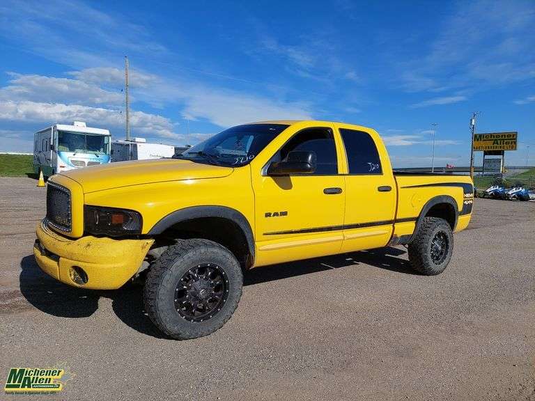 2005  Dodge  Ram 1500  4dr