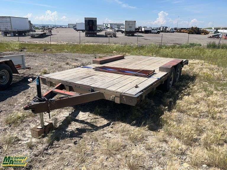 2015  North Woods  T/A  16  Car Trailer