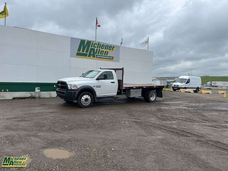 2017  Ram  5500 4X4  S/A  Deck Truck