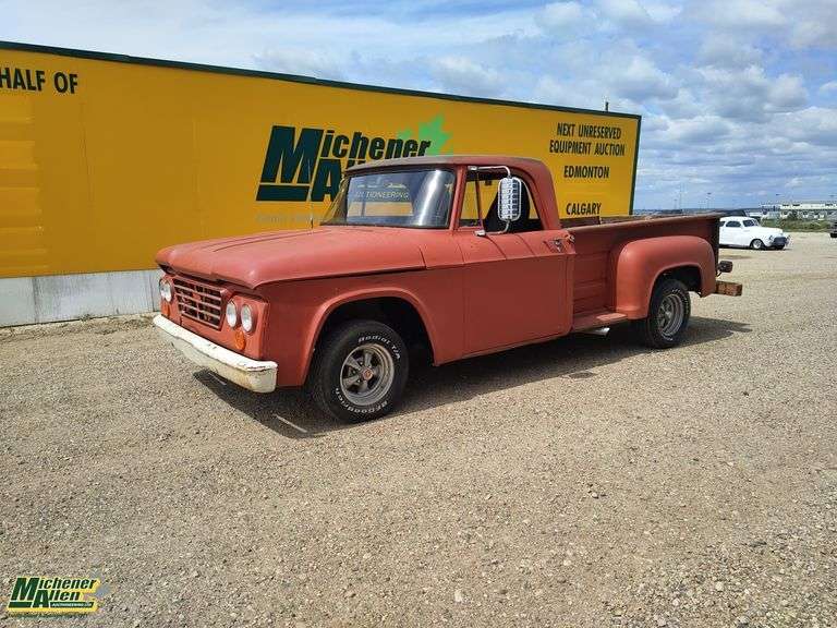 1970  Dodge   D100  2 Door Stepside Pickup
